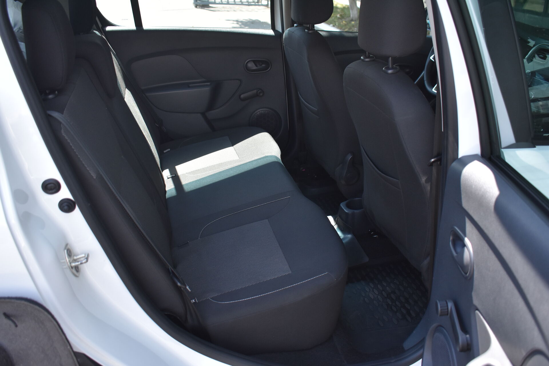 Renault Sandero, II Рестайлинг 1.6 MT (82 л.с.) 2019