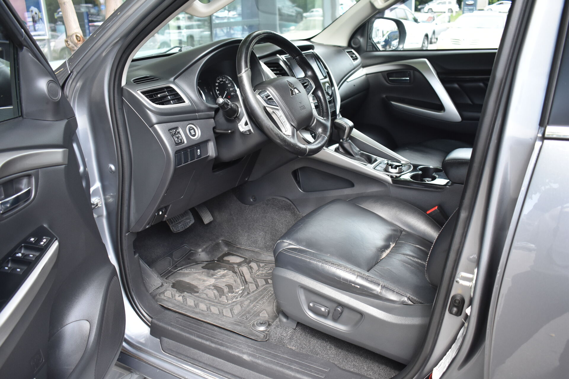 Mitsubishi Pajero Sport, III 2.4d AT (181 л.с.) 4WD 2017