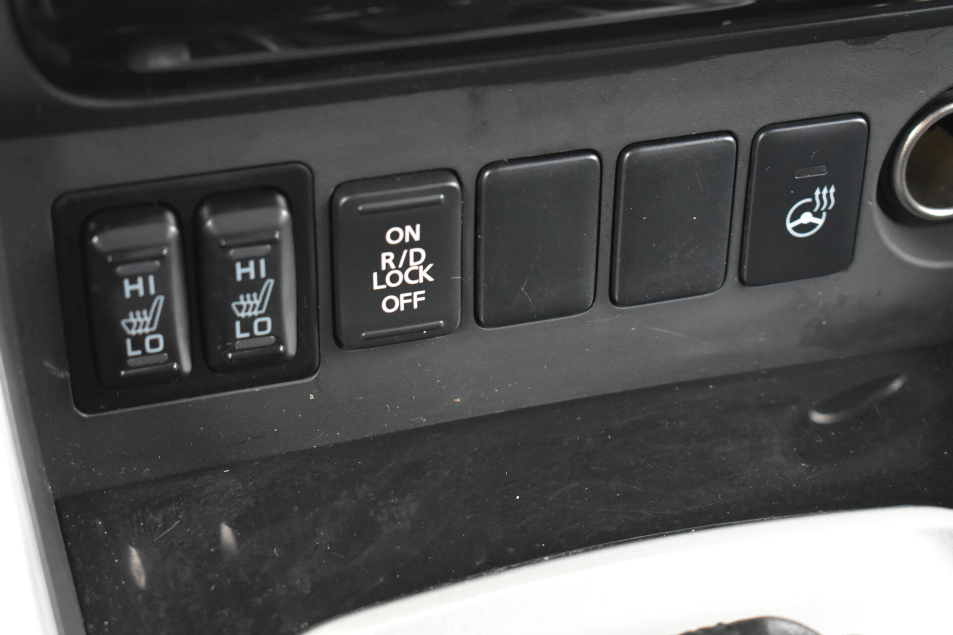 Mitsubishi Pajero Sport, III 2.4d AT (181 л.с.) 4WD 2017