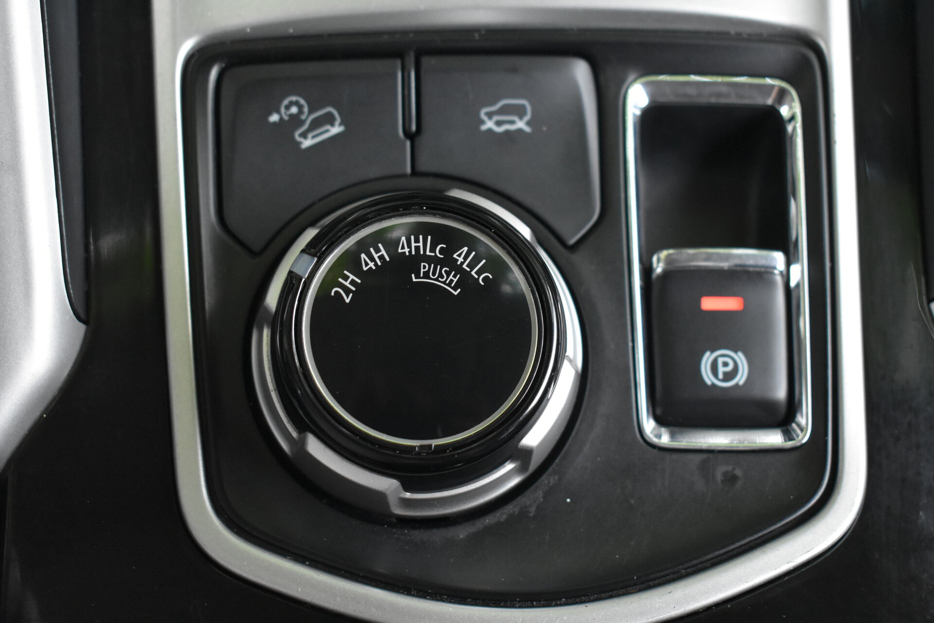 Mitsubishi Pajero Sport, III 2.4d AT (181 л.с.) 4WD 2017