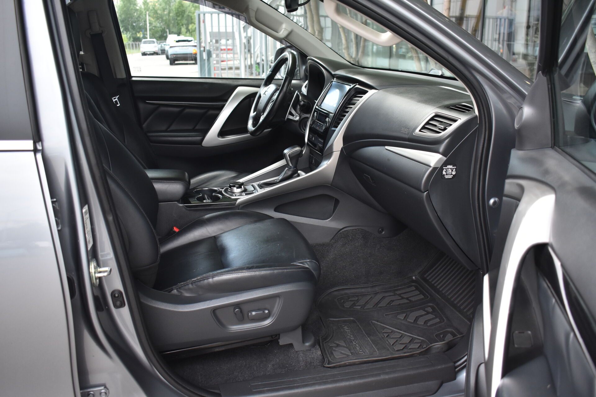 Mitsubishi Pajero Sport, III 2.4d AT (181 л.с.) 4WD 2017