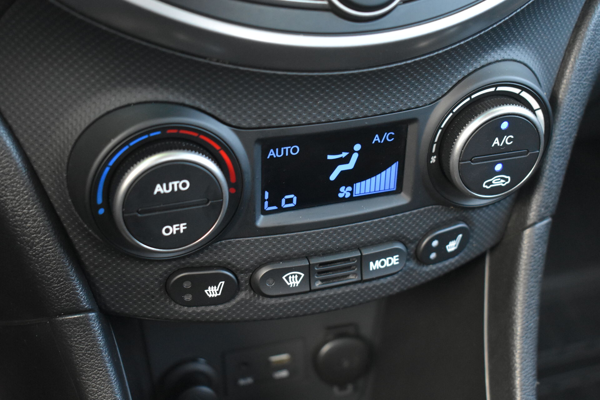 Hyundai Solaris, I Рестайлинг 1.6 AT (123 л.с.) 2016