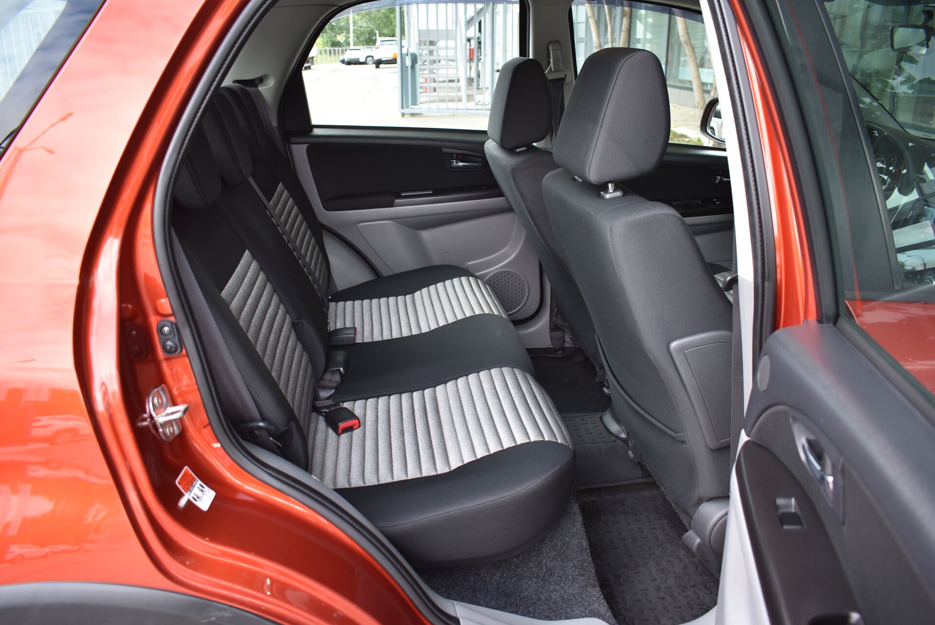 Suzuki SX4, I (Classic) Рестайлинг 1.6 AT (112 л.с.) 2011