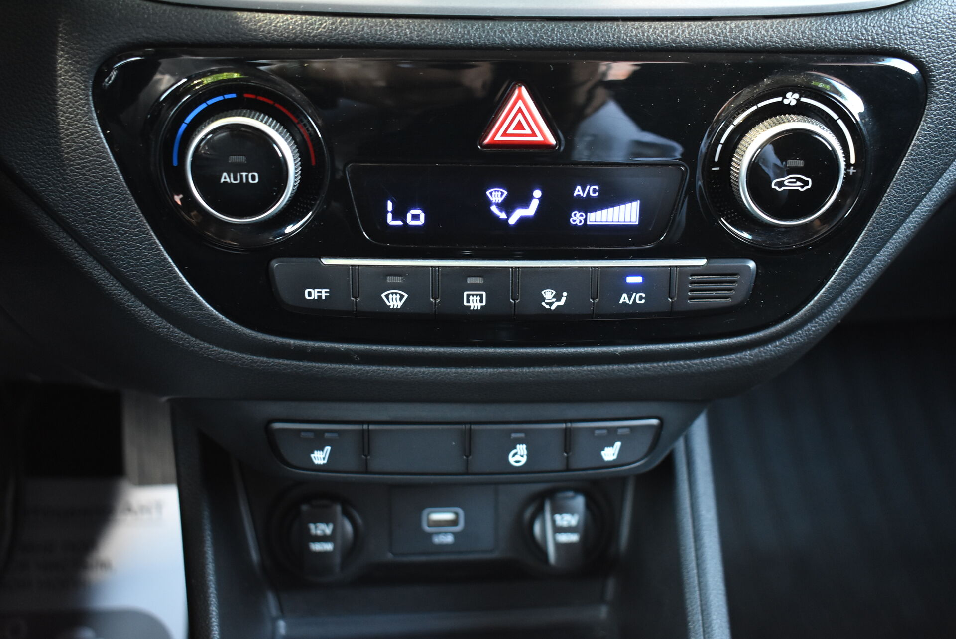 Hyundai Solaris, II 1.6 MT (123 л.с.) 2019