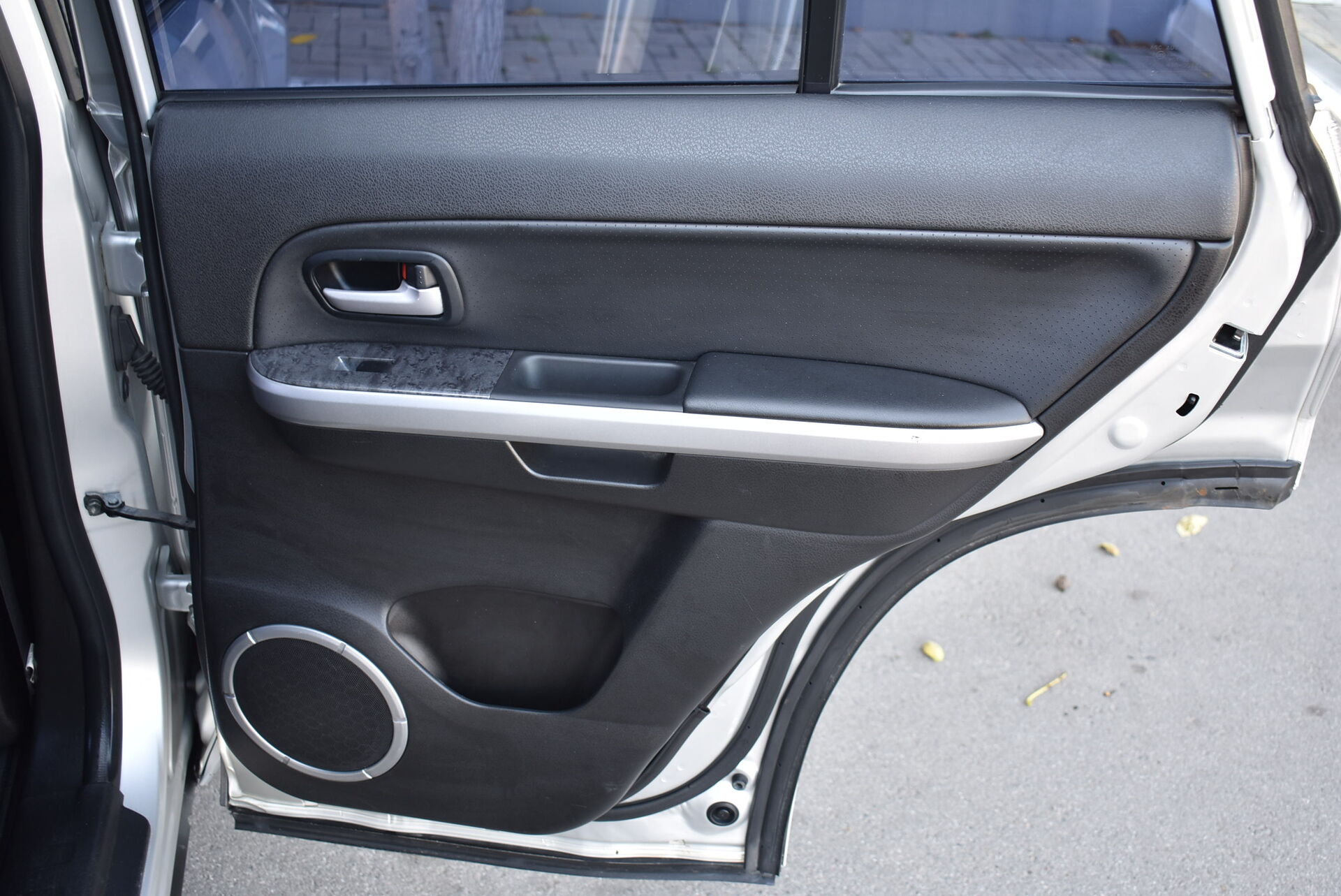 Suzuki Grand Vitara, II Рестайлинг 2.4 AT (169 л.с.) 4WD 2011