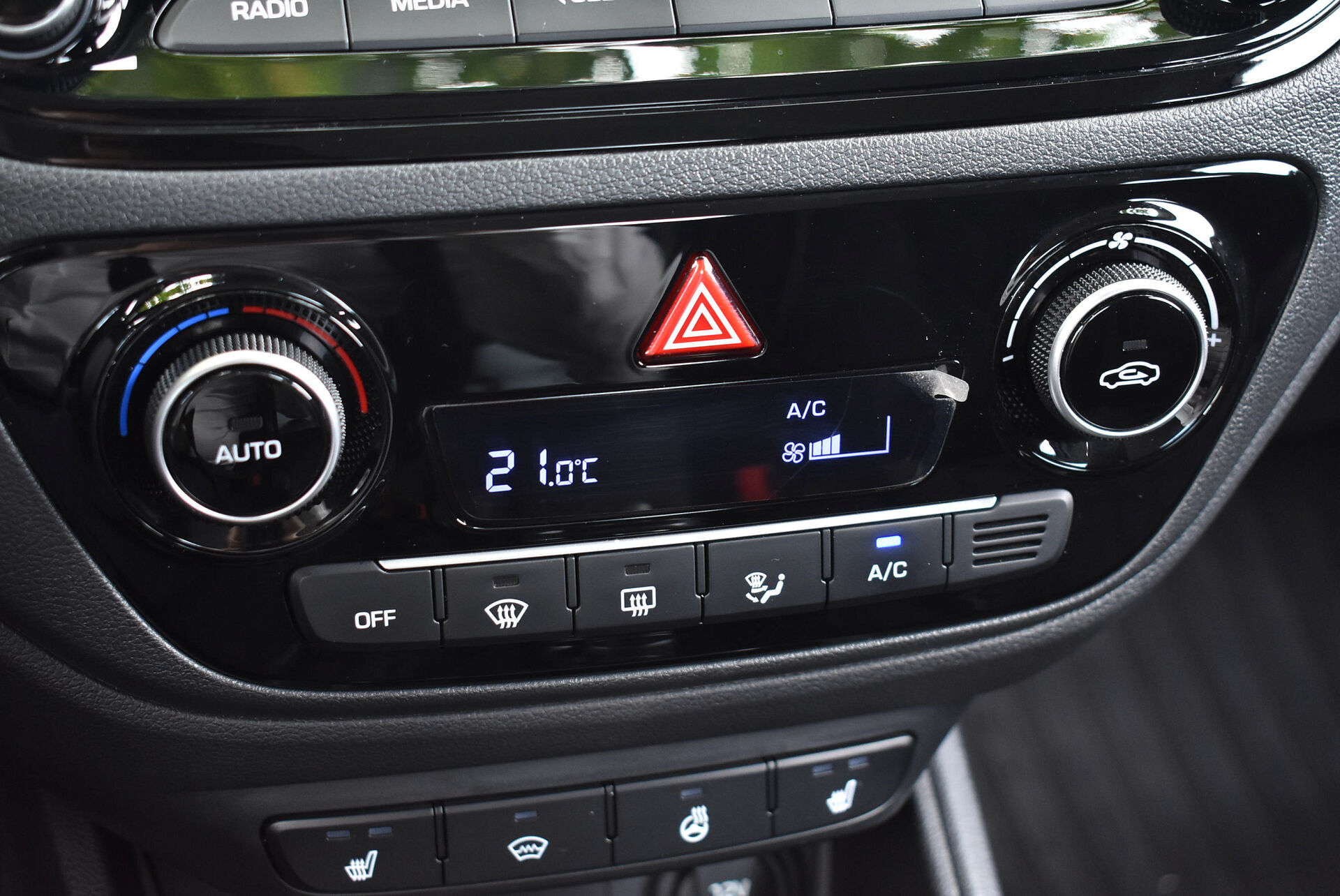 Solaris HS, I 1.6 AT (123 л.с.) 2024