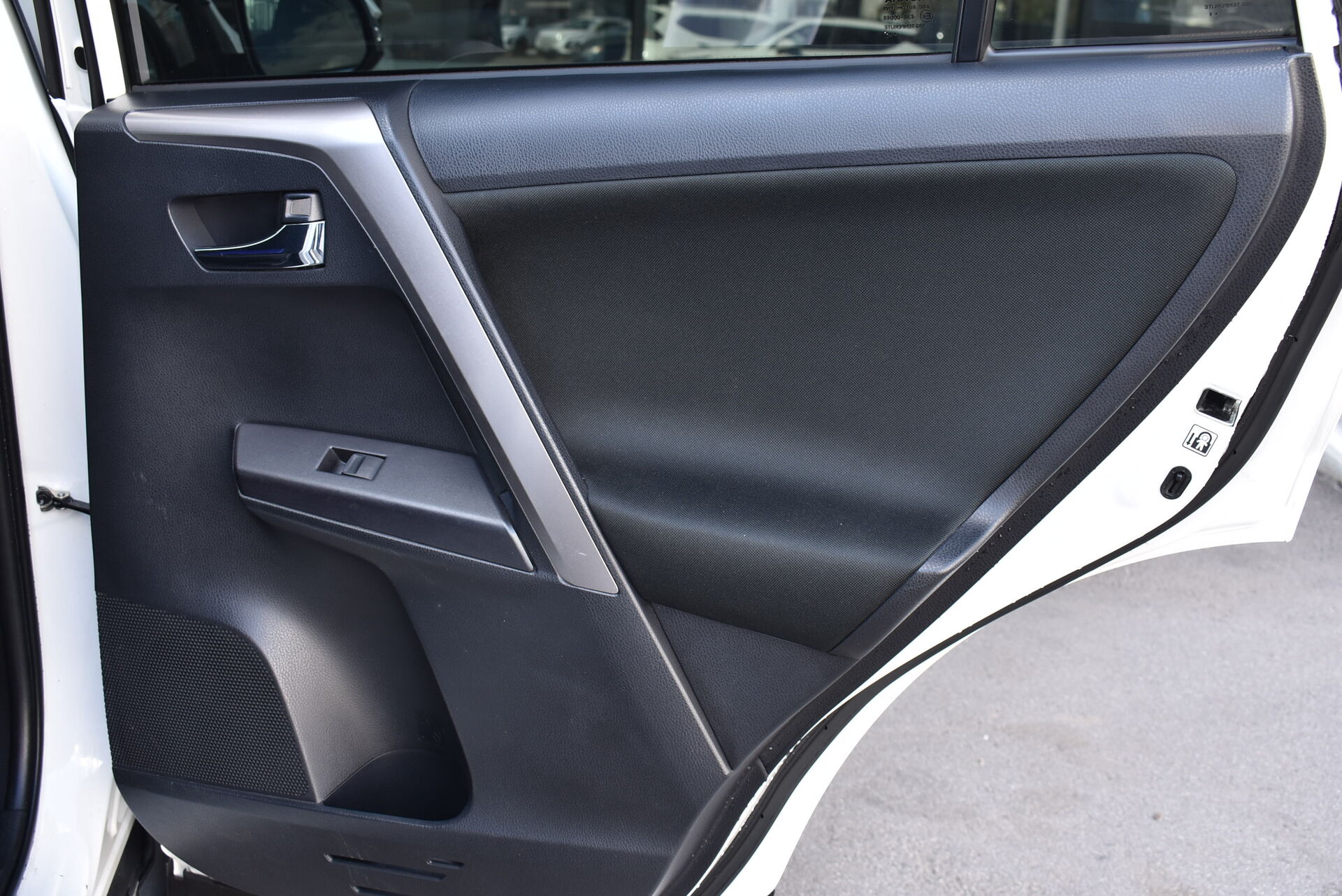 Toyota RAV4, IV (XA40) Рестайлинг 2.0 MT (146 л.с.) 2019