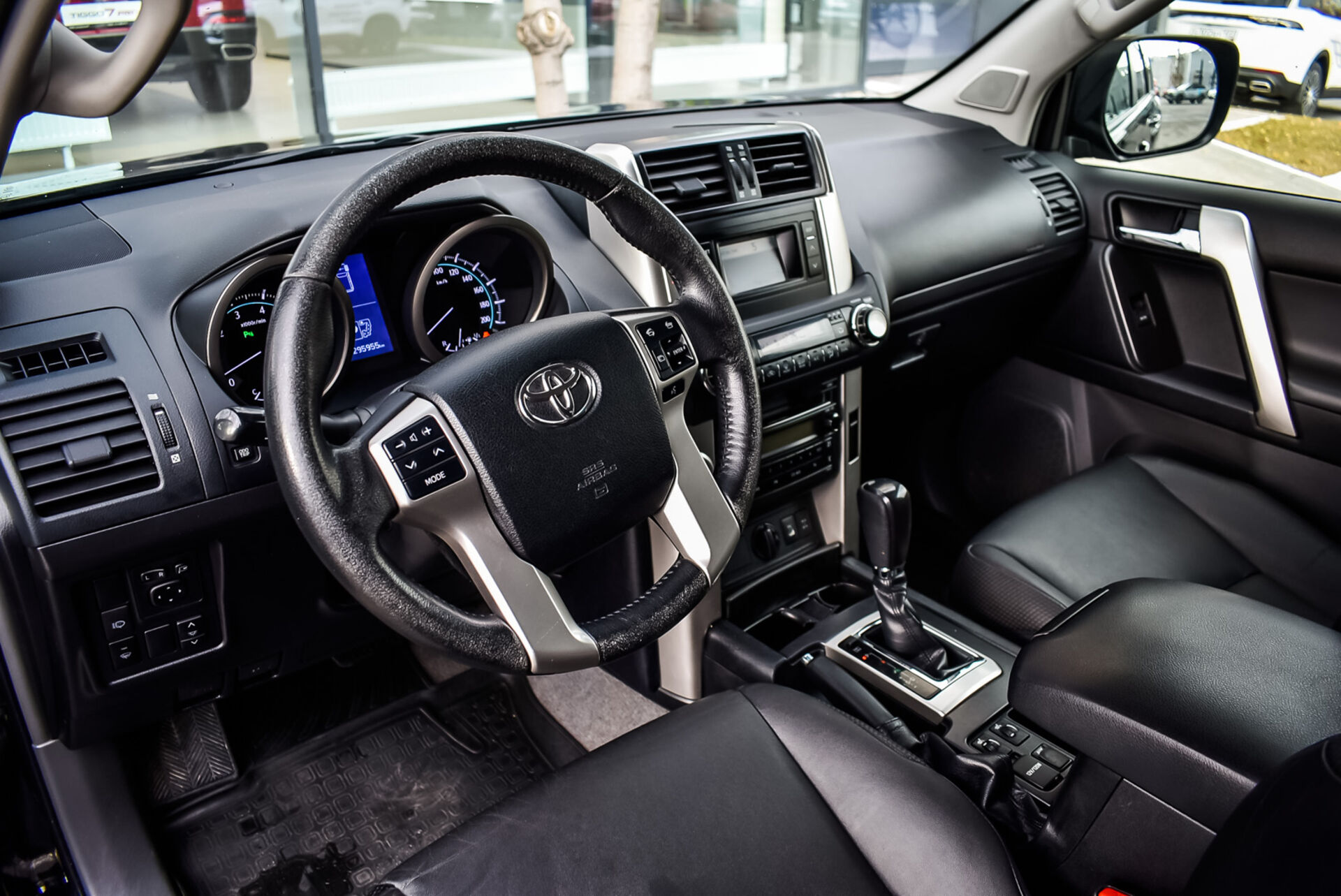Toyota Land Cruiser Prado, 150 Series 4.0 AT (282 л.с.) 4WD 2013