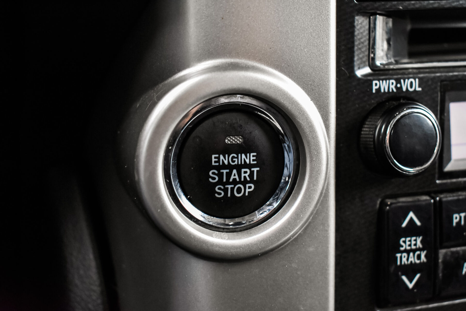 Toyota Land Cruiser Prado, 150 Series 4.0 AT (282 л.с.) 4WD 2013
