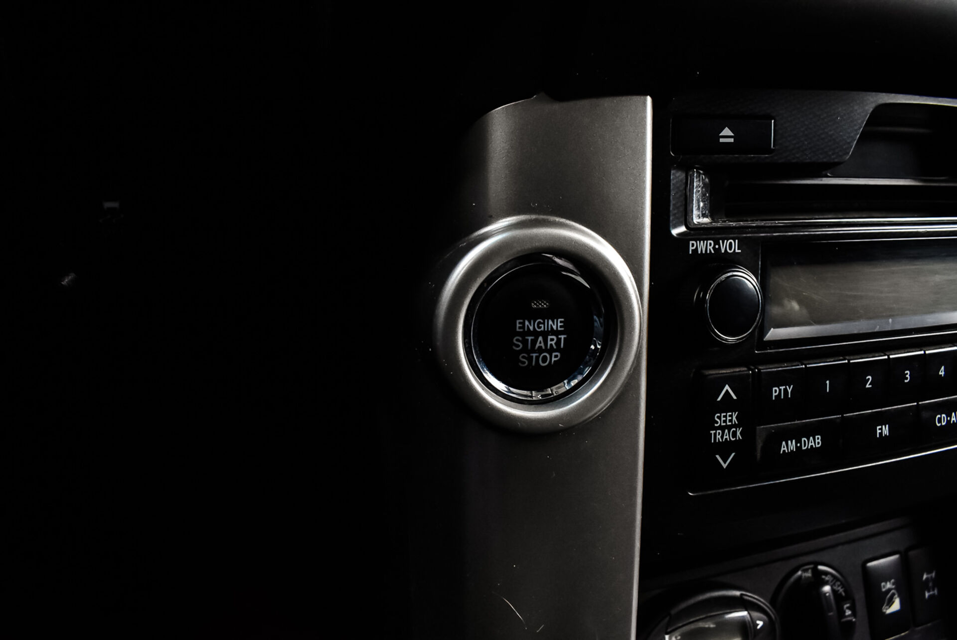 Toyota Land Cruiser Prado, 150 Series 3.0d AT (173 л.с.) 4WD 2012