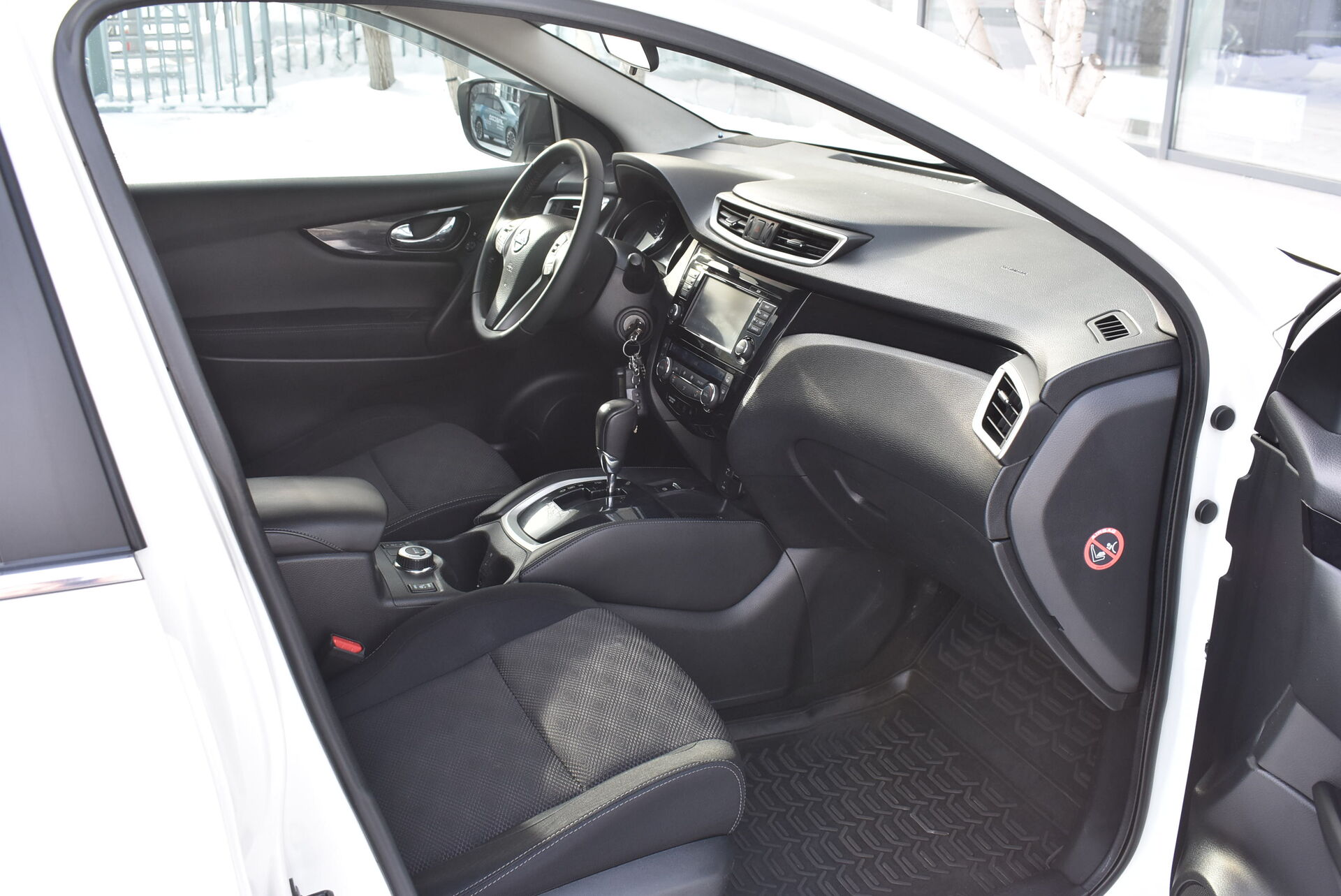 Nissan Qashqai, II 2.0 CVT (144 л.с.) 4WD 2014