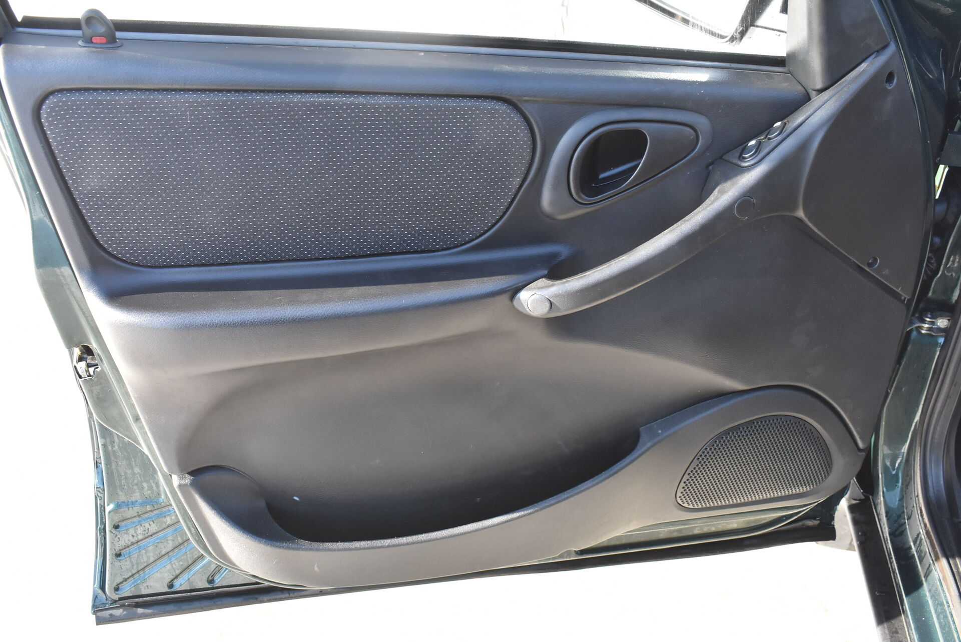 Chevrolet Niva, I Рестайлинг 1.7 MT (80 л.с.) 4WD 2015