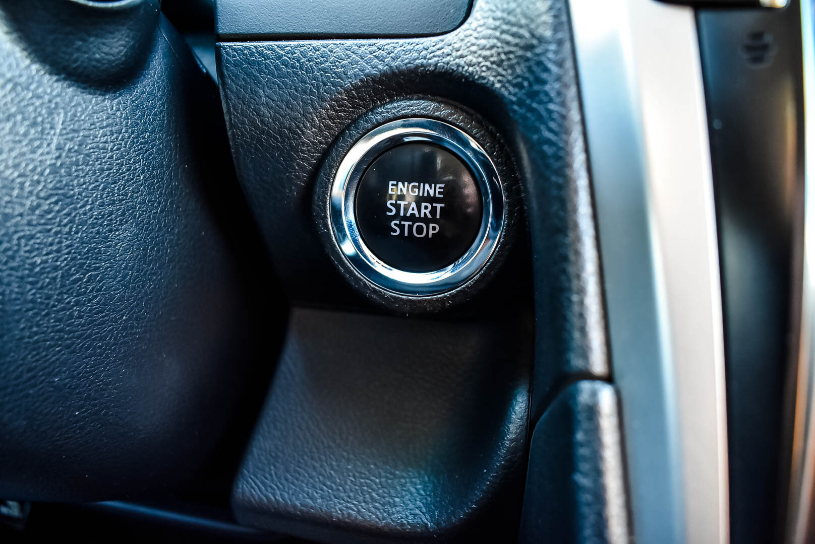 Toyota Camry, VII (XV50) Рестайлинг 2.5 AT (181 л.с.) 2016