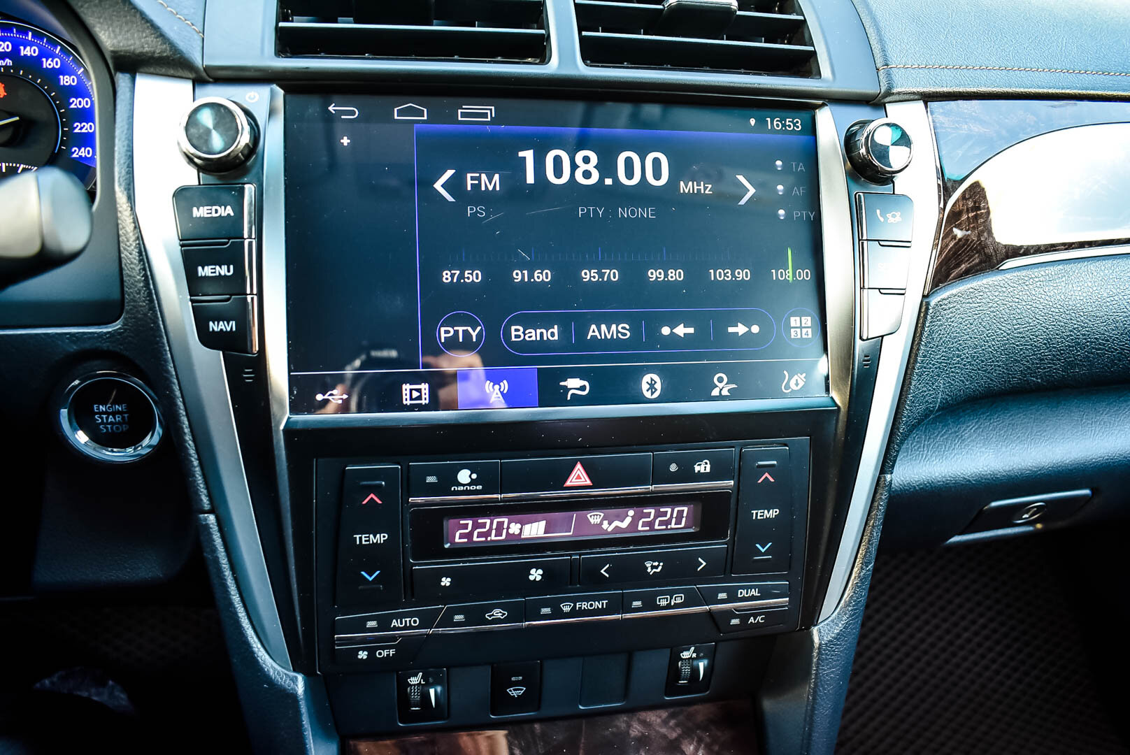 Toyota Camry, VII (XV50) Рестайлинг 2.5 AT (181 л.с.) 2016