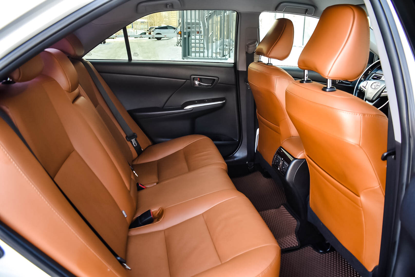 Toyota Camry, VII (XV50) Рестайлинг 2.5 AT (181 л.с.) 2016