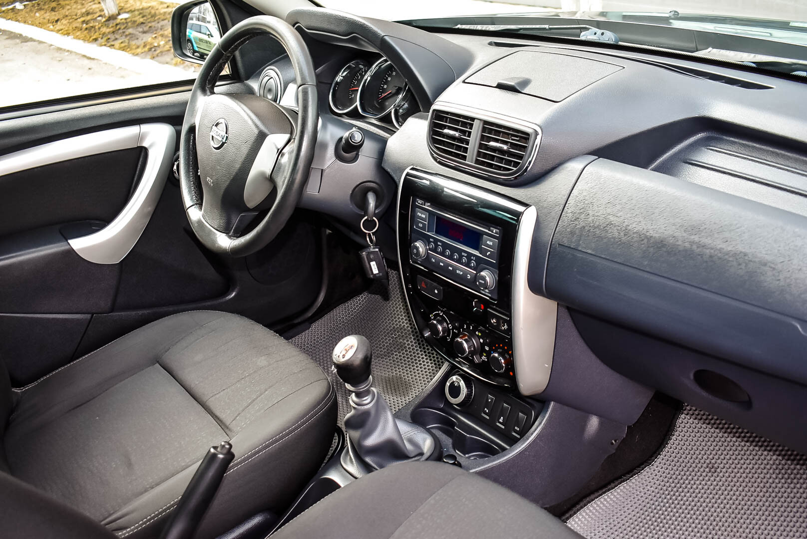 Nissan Terrano, III (D10) 2.0 MT (143 л.с.) 4WD 2016