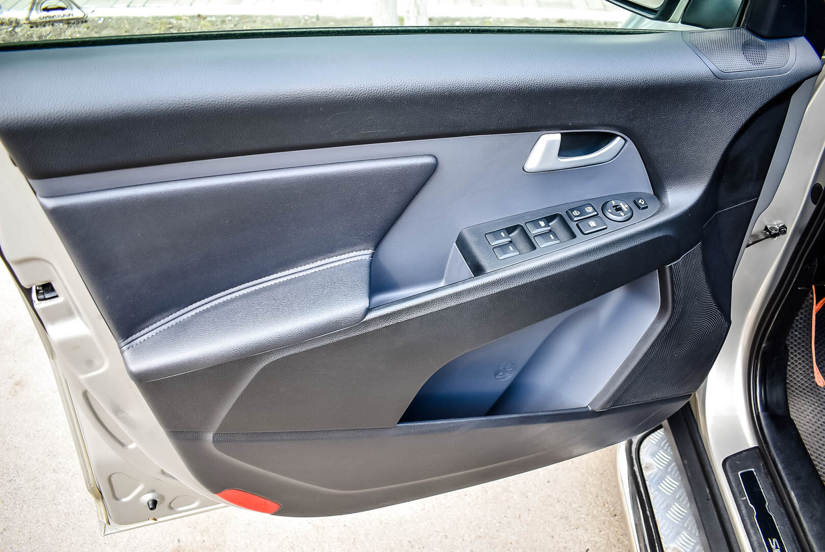 Kia Sportage, III 2.0 AT (150 л.с.) 4WD 2012