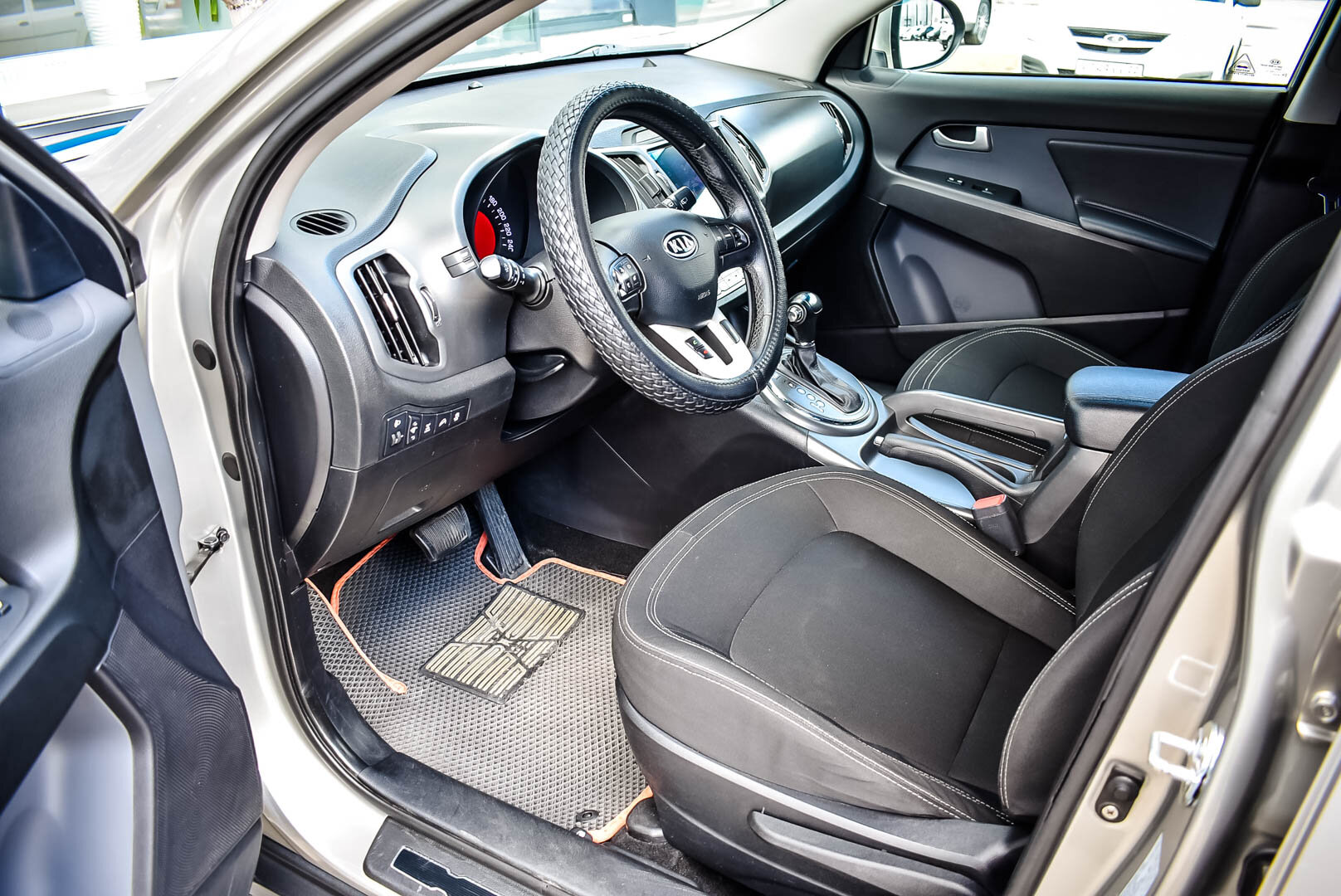 Kia Sportage, III 2.0 AT (150 л.с.) 4WD 2012