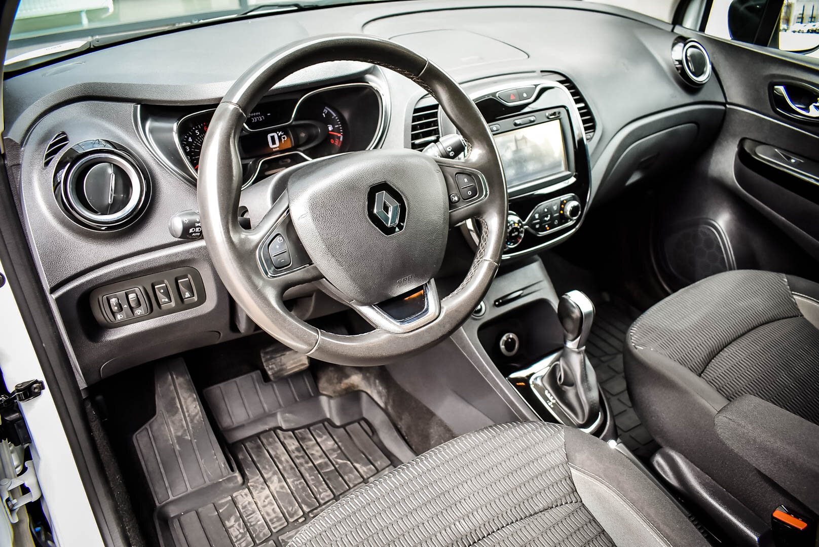 Renault Kaptur, I 2.0 AT (143 л.с.) 4WD 2017