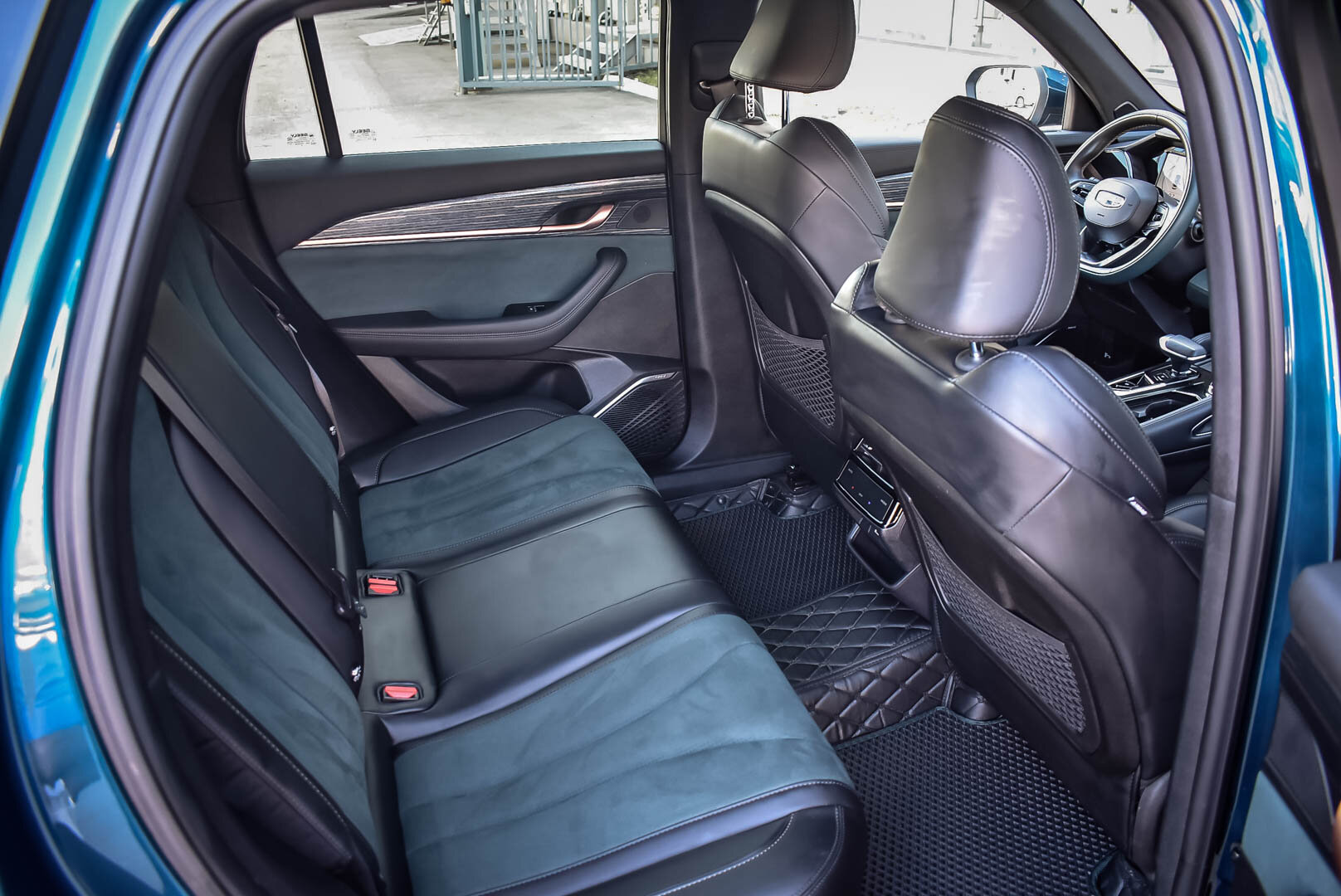 Geely Monjaro, I 2.0 AT (238 л.с.) 4WD 2023