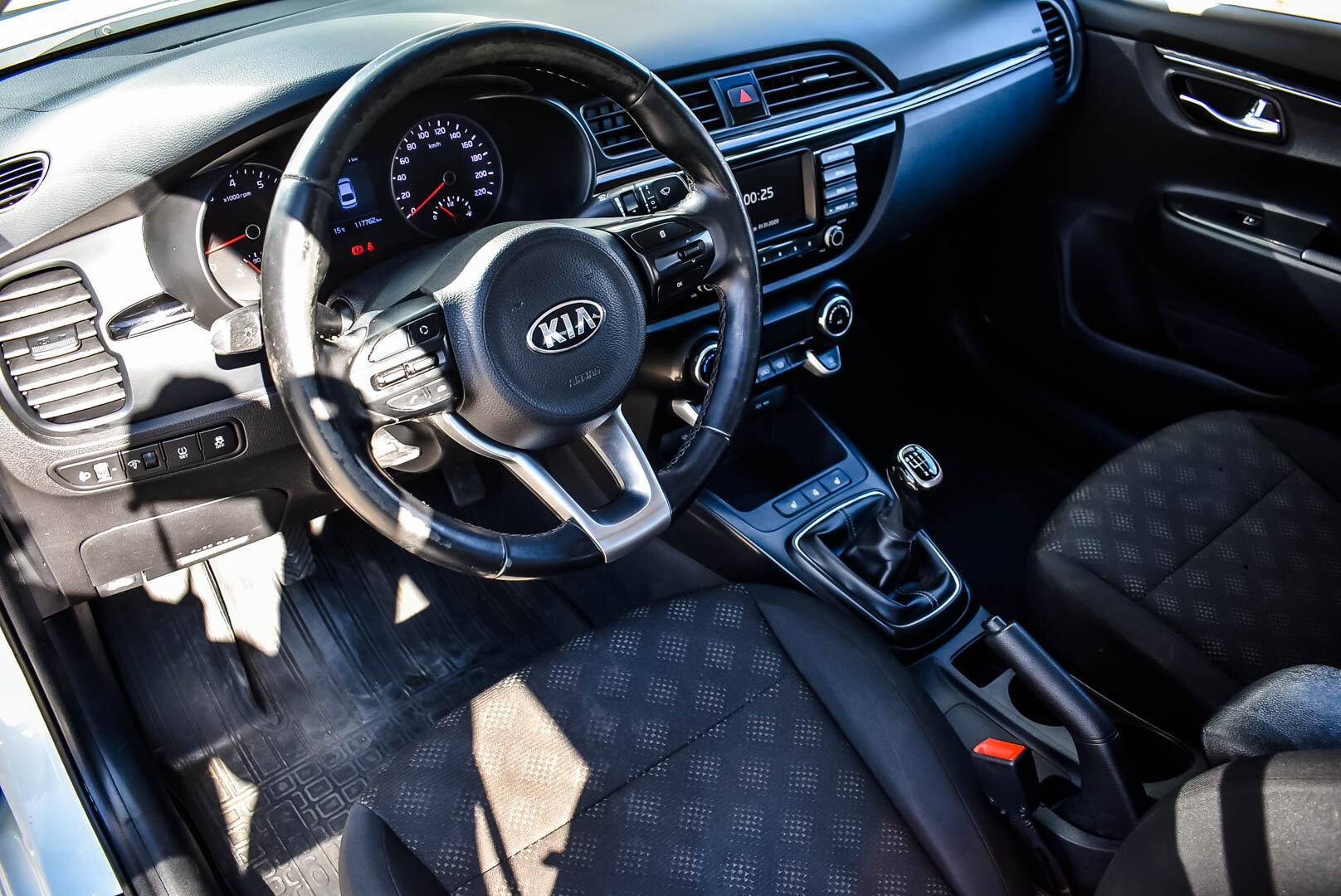 Kia Rio, IV 1.6 MT (123 л.с.) 2017