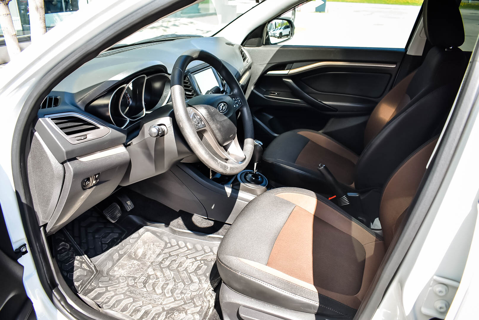 Lada (ВАЗ) Vesta, I 1.8 AMT (122 л.с.) 2017