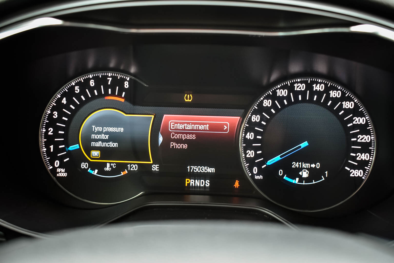 Ford Mondeo, V 2.5 AT (149 л.с.) 2015