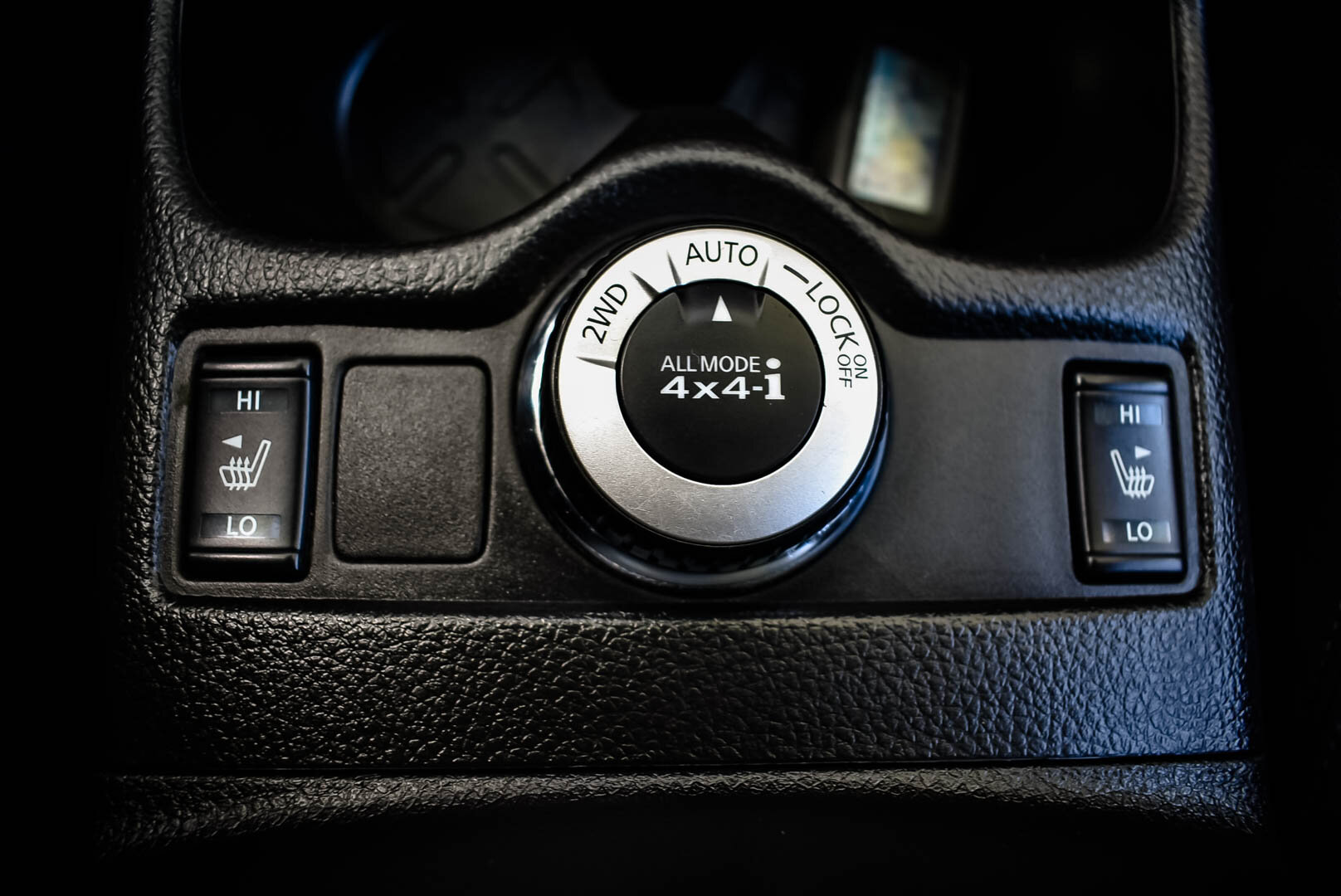 Nissan Qashqai, II 2.0 CVT (144 л.с.) 4WD 2014