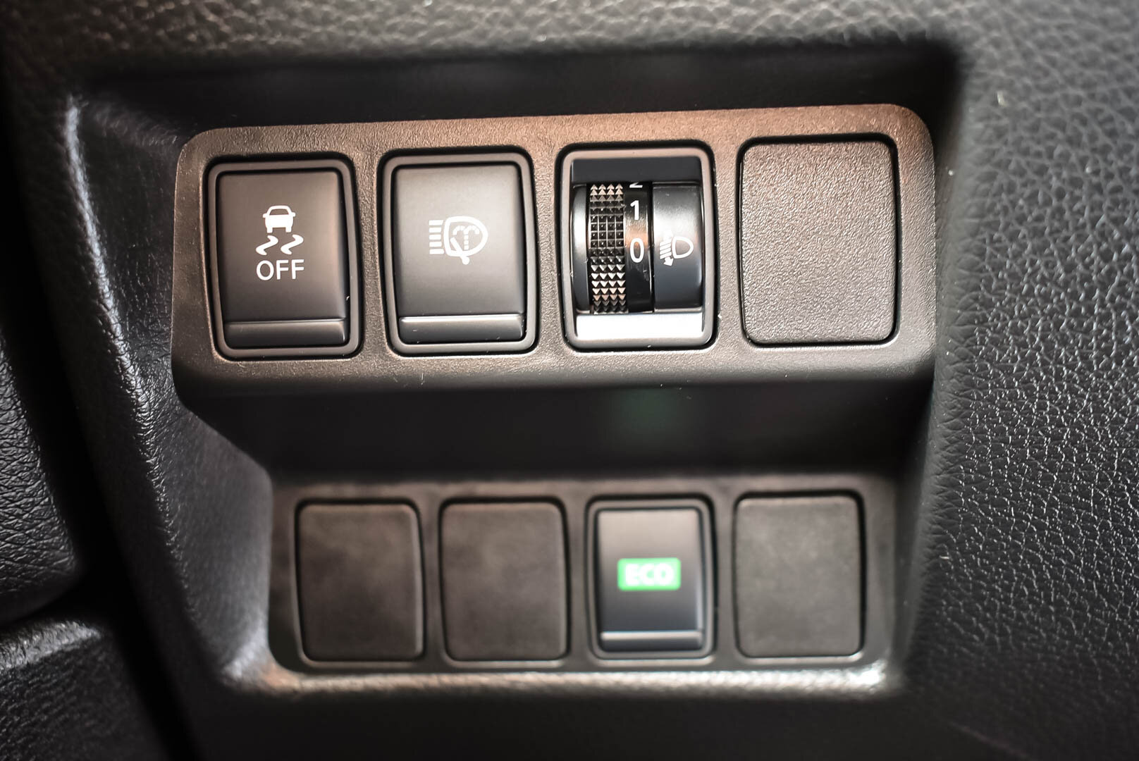 Nissan Qashqai, II 2.0 CVT (144 л.с.) 4WD 2014