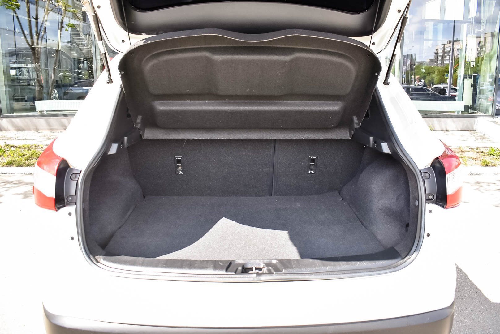 Nissan Qashqai, II 2.0 CVT (144 л.с.) 4WD 2014