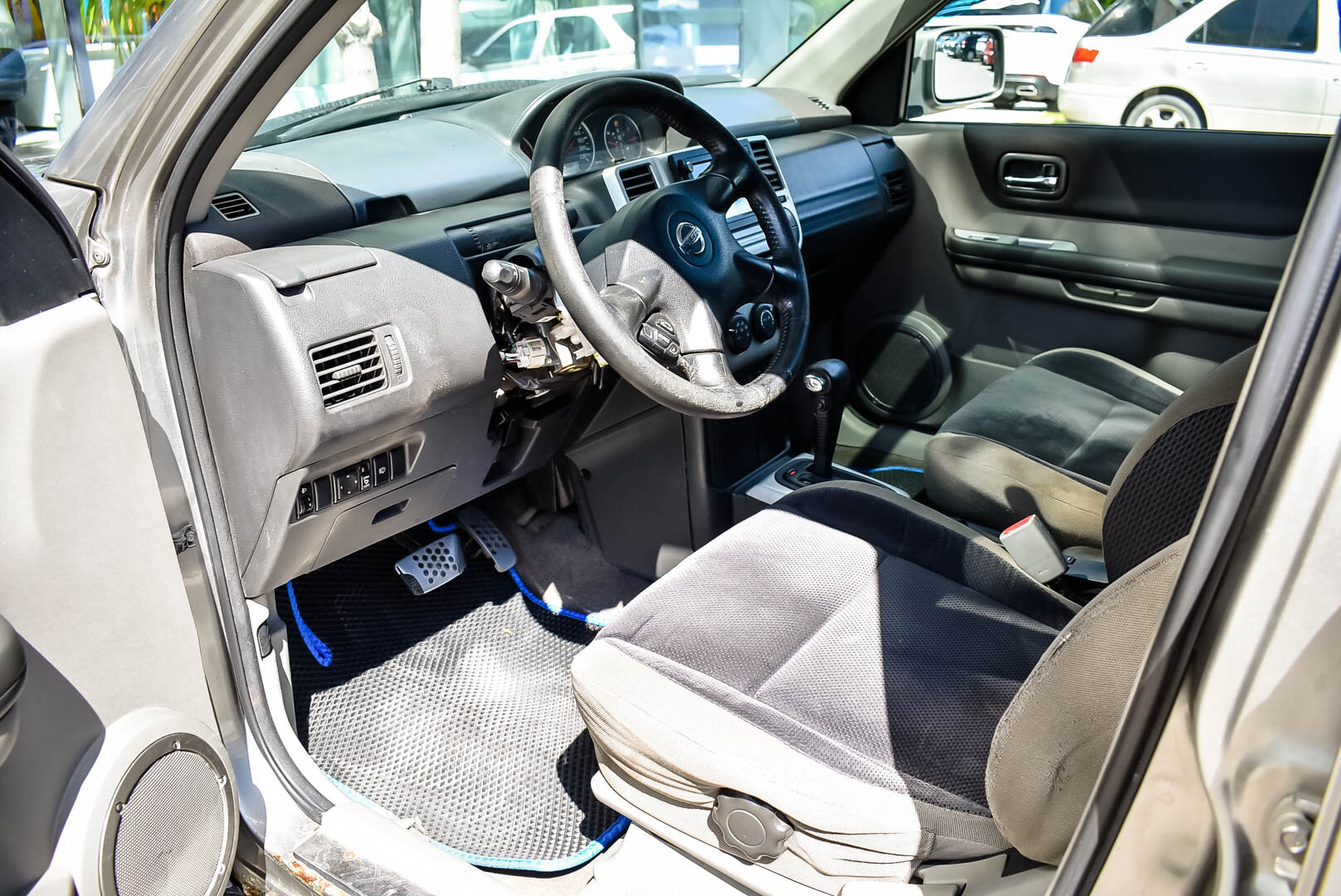 Nissan X-Trail, I Рестайлинг 2.0 AT (140 л.с.) 4WD 2005