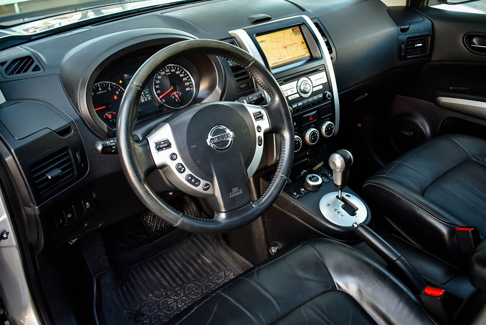 Nissan X-Trail, II Рестайлинг 2.5 CVT (169 л.с.) 4WD 2011