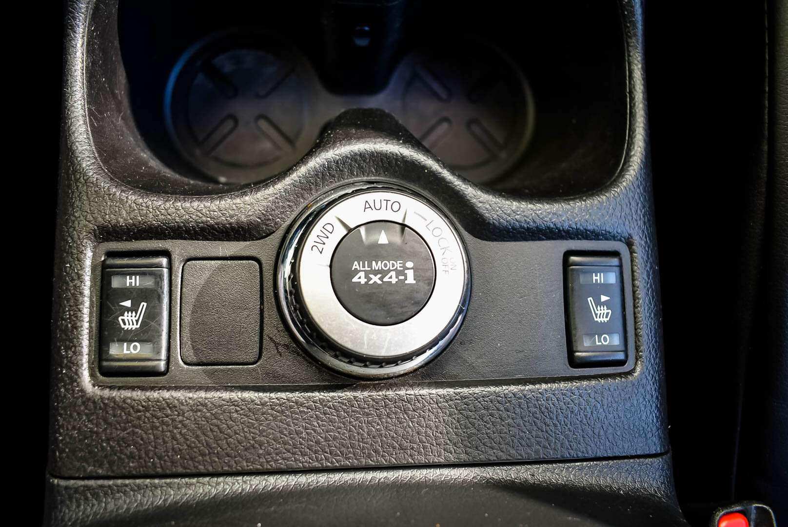 Nissan Qashqai, II 2.0 CVT (144 л.с.) 4WD 2014