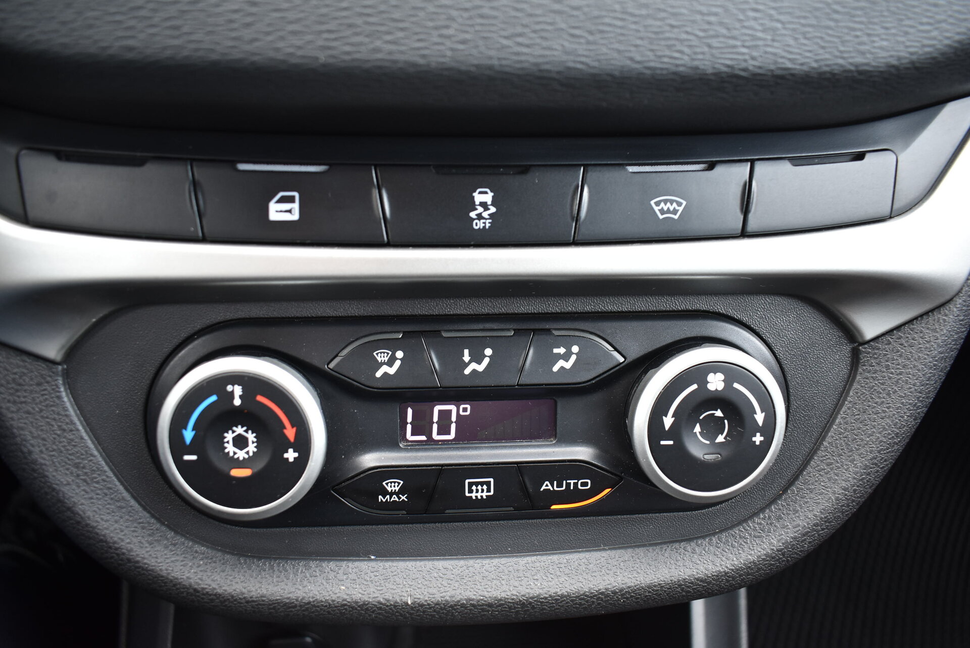 Lada (ВАЗ) Vesta, I SW Cross 1.8 MT (122 л.с.) 2020