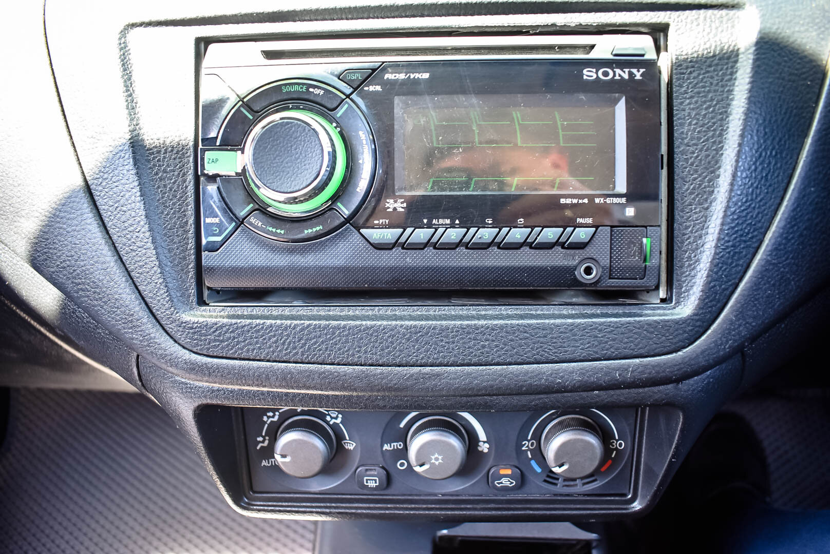 Mitsubishi Lancer, IX Cedia 1.8 CVT (130 л.с.) 2002