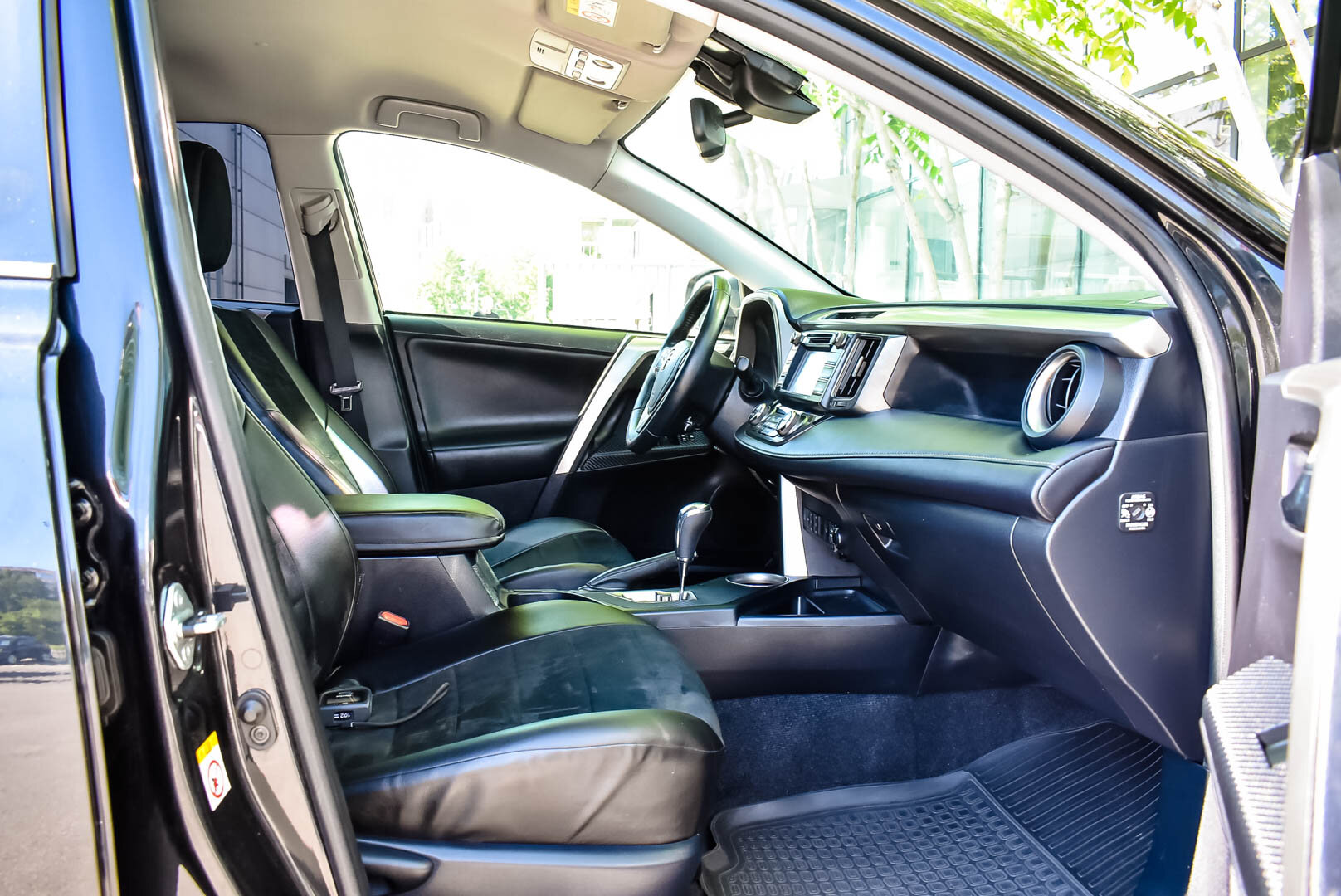 Toyota RAV4, IV (XA40) 2.0 CVT (146 л.с.) 4WD 2013