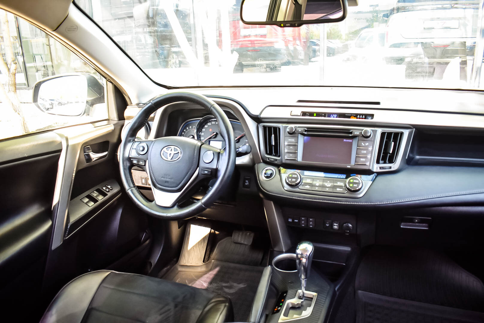 Toyota RAV4, IV (XA40) 2.0 CVT (146 л.с.) 4WD 2013