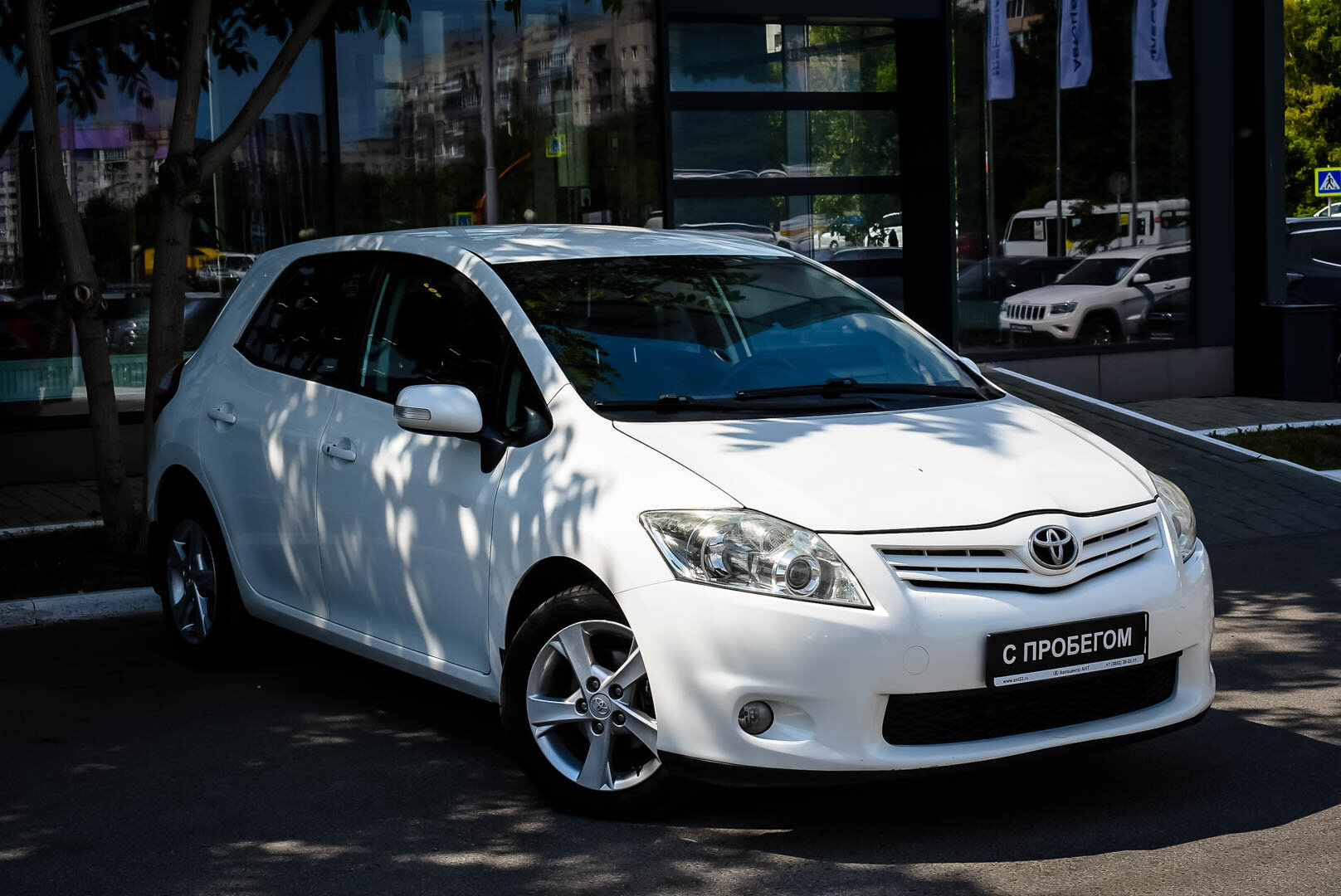 Toyota Auris, I Рестайлинг 1.6 AT (124 л.с.) 2010