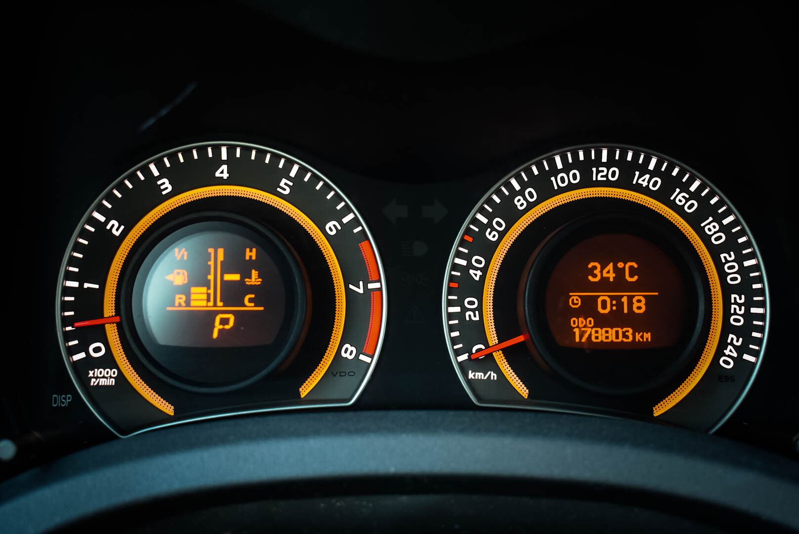 Toyota Auris, I Рестайлинг 1.6 AT (124 л.с.) 2010