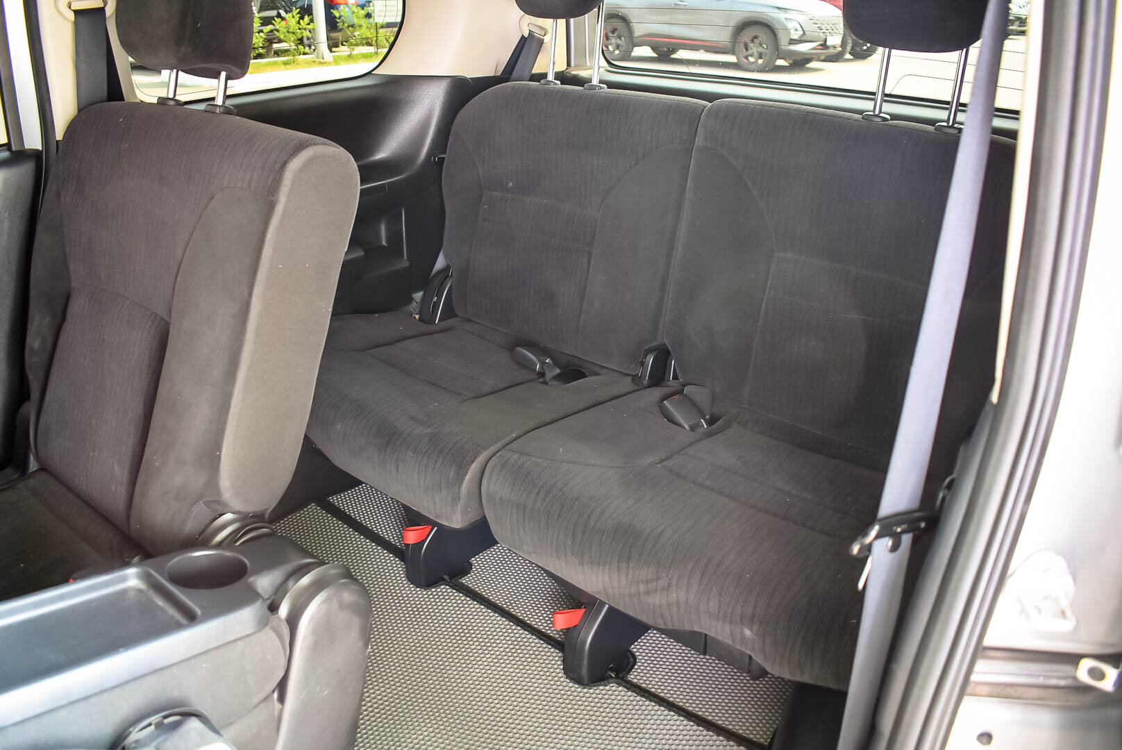 Nissan Serena, III (C25) 2.0 CVT (137 л.с.) 2009