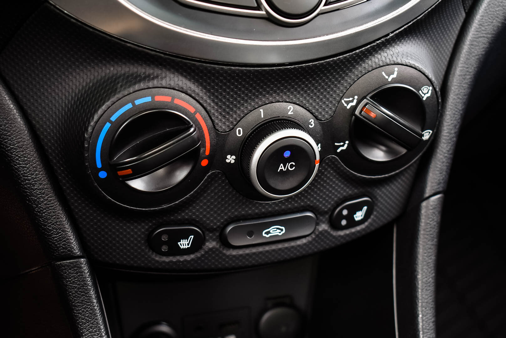Hyundai Solaris, I 1.6 AT (123 л.с.) 2014