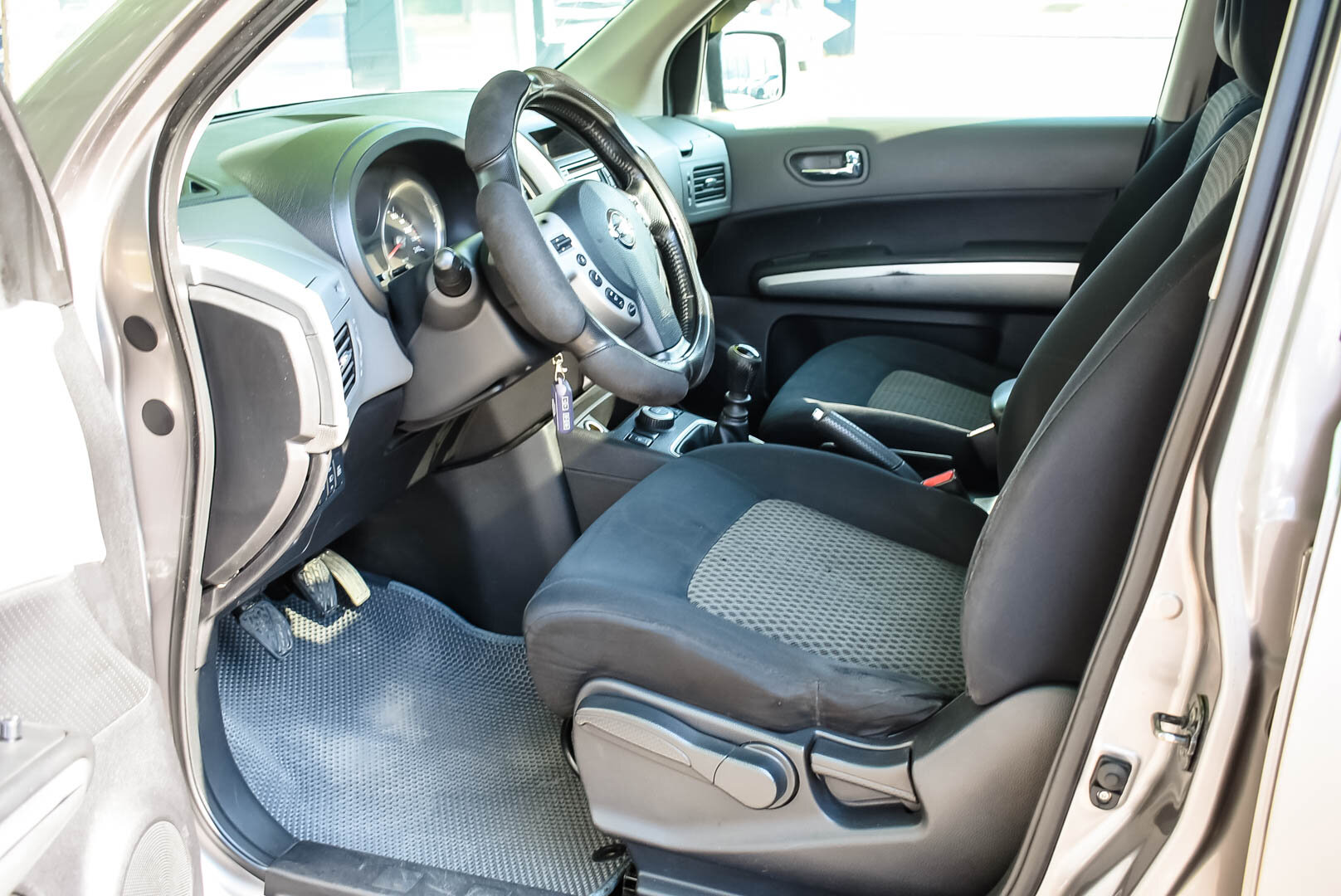 Nissan X-Trail, II 2.0 MT (141 л.с.) 4WD 2008