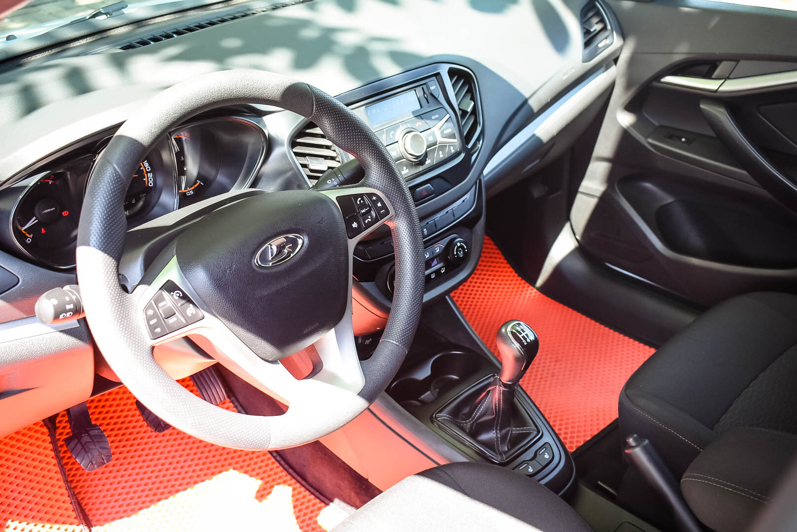 Lada (ВАЗ) Vesta, I 1.6 MT (106 л.с.) 2021