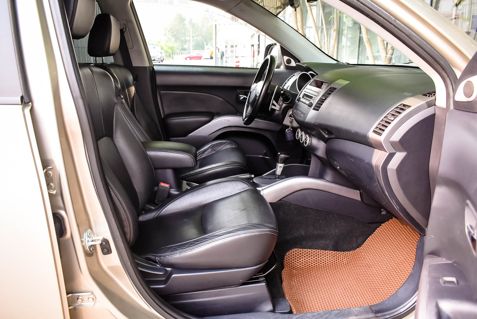 Mitsubishi Outlander, II 3.0 AT (220 л.с.) 4WD 2008