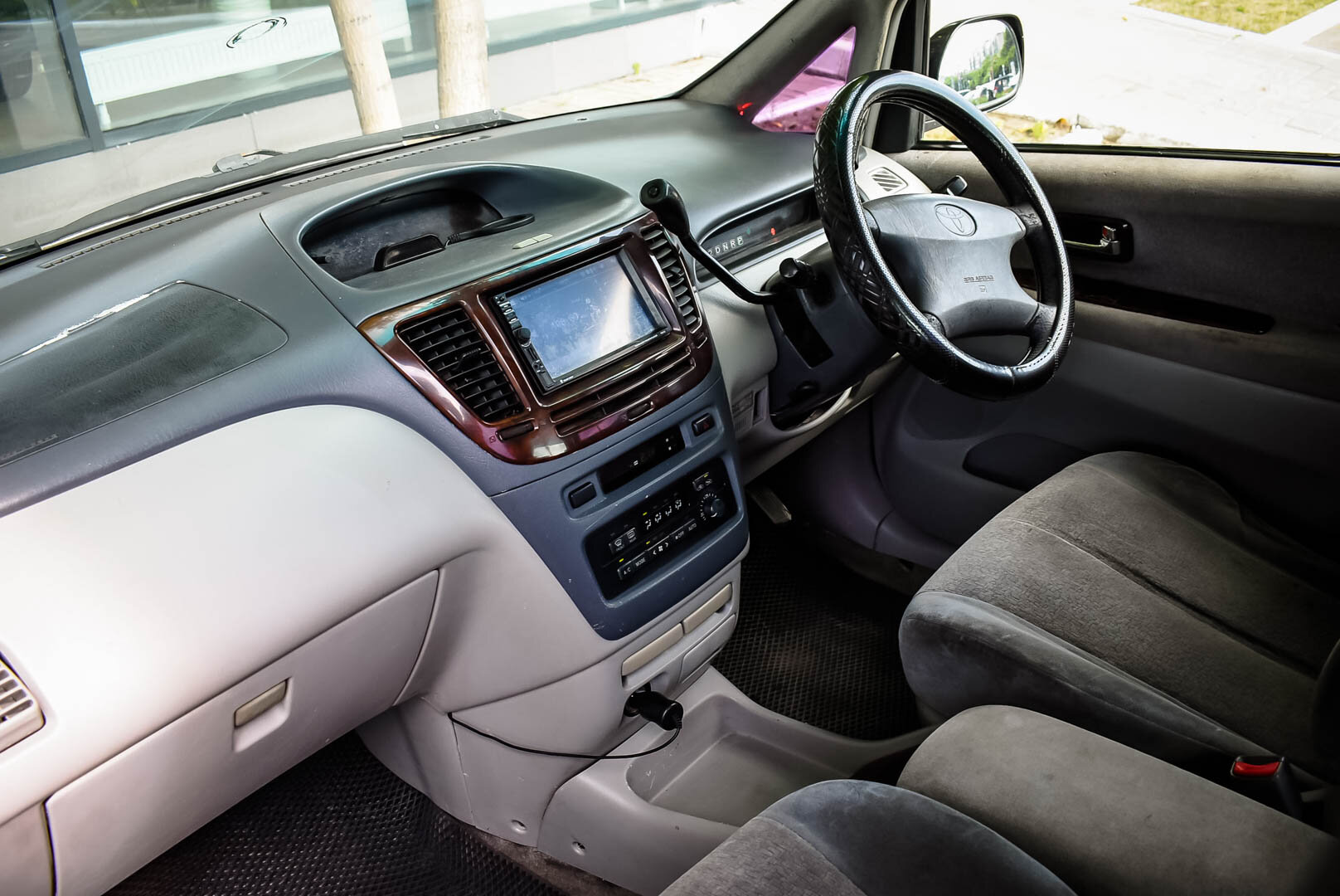 Toyota Nadia, I 2.0 AT (145 л.с.) 2000