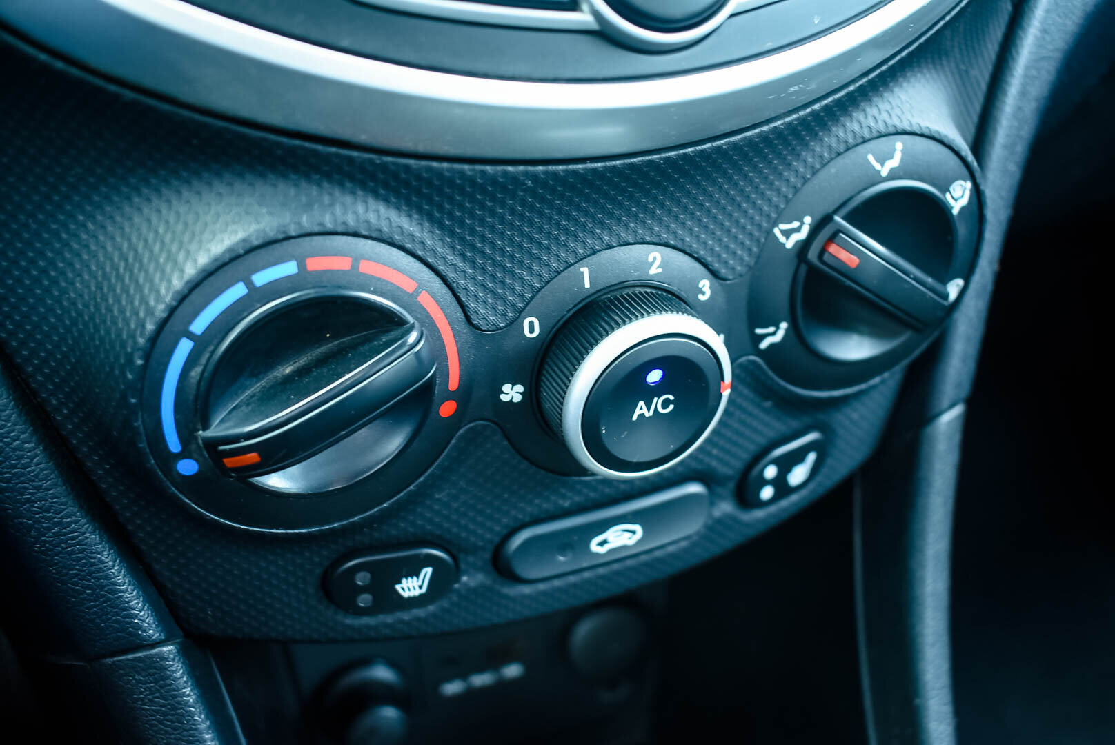 Hyundai Solaris, I 1.6 AT (123 л.с.) 2014