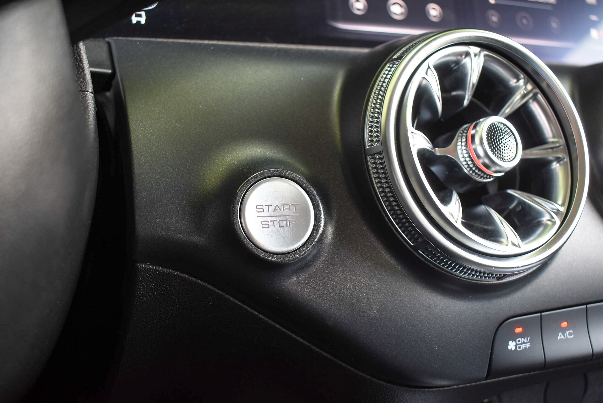 Tank 300, I 2.0 AT (220 л.с.) 4WD 2024