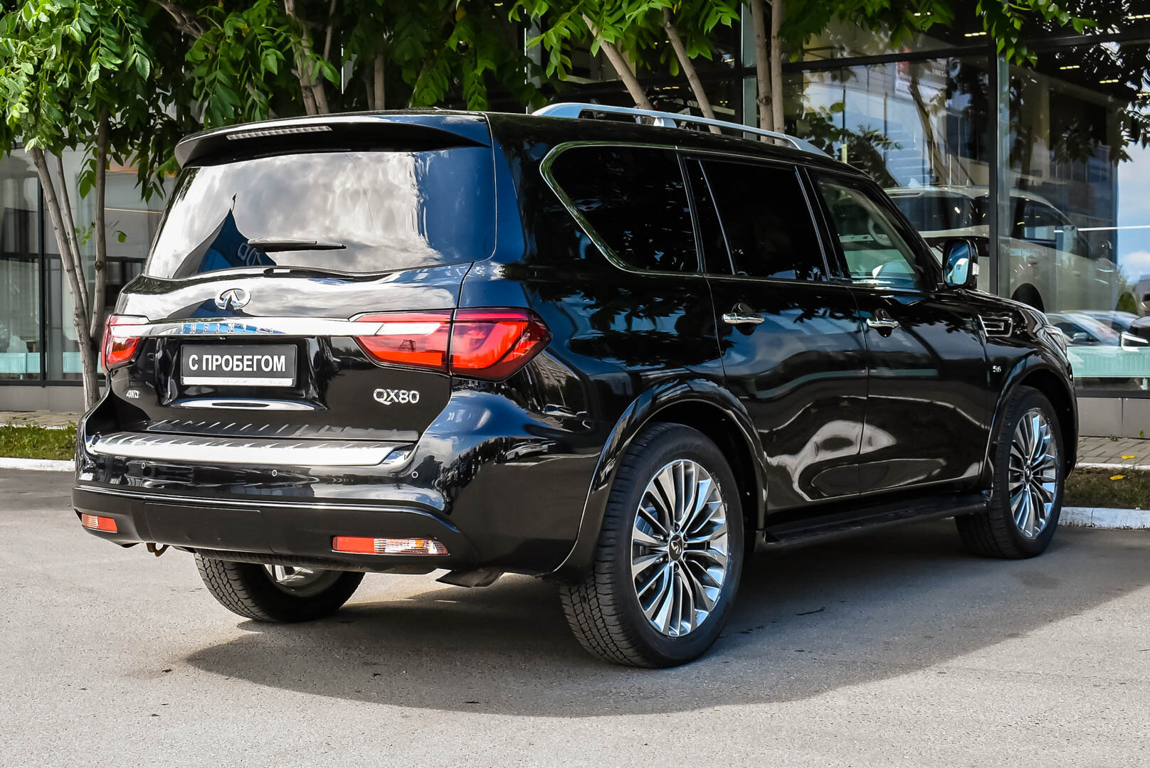 Infiniti QX80, I Рестайлинг 2 5.6 AT (405 л.с.) 4WD 2020