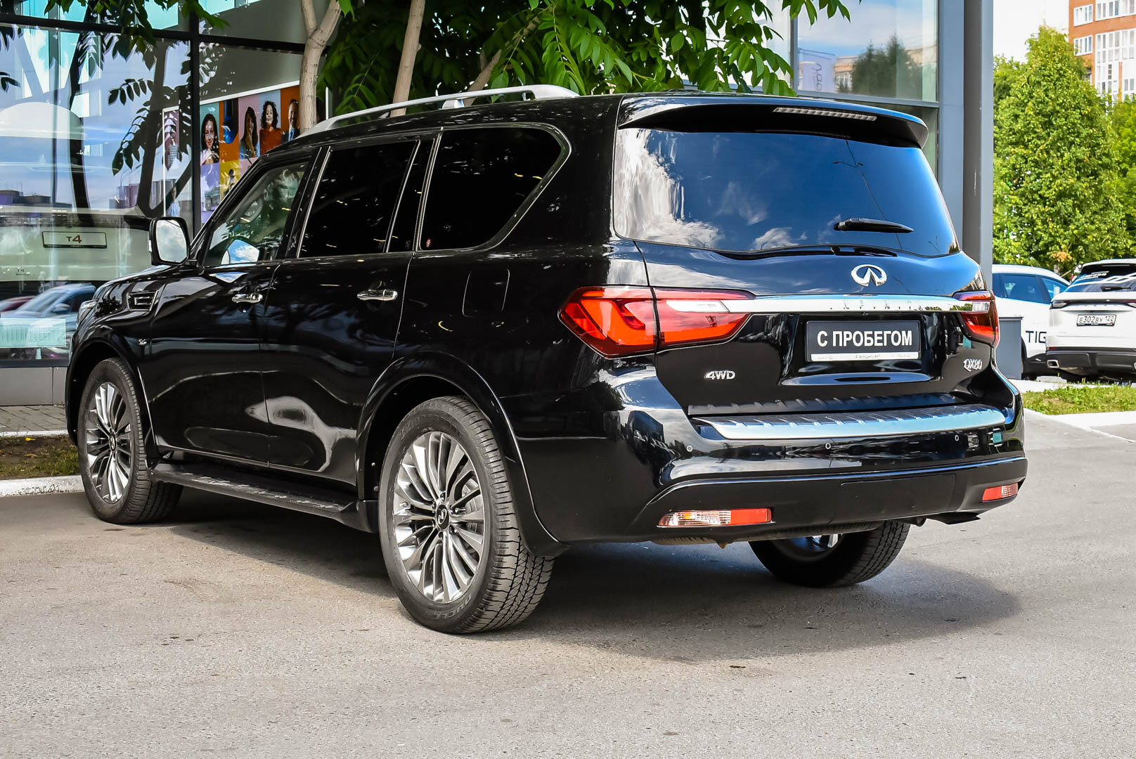 Infiniti QX80, I Рестайлинг 2 5.6 AT (405 л.с.) 4WD 2020
