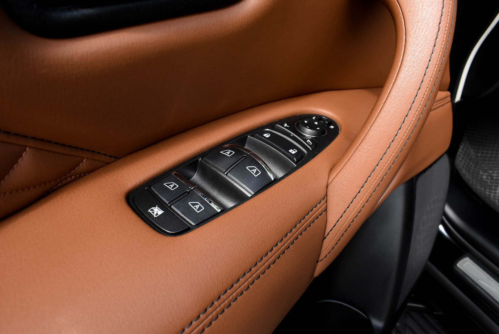 Infiniti QX80, I Рестайлинг 2 5.6 AT (405 л.с.) 4WD 2020